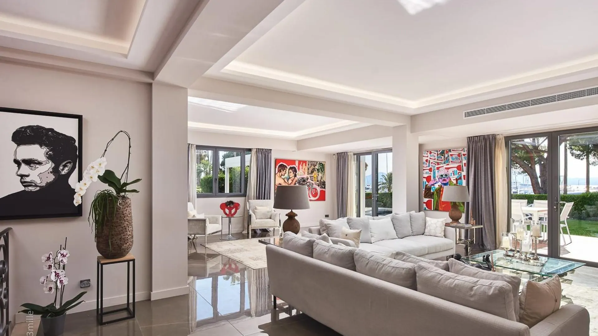 5-Bedroom Villa With Swimming Pool In The Heart Of The Croisette In Cannes Holiday home